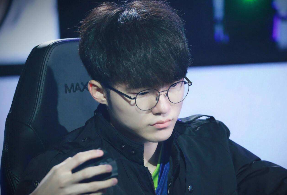 的对抗中 的对抗中